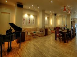 Lvzz Hotel