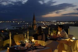 Daphne Hotel