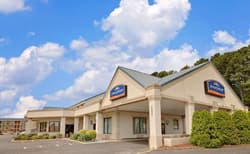 Howard Johnson by Wyndham Cleveland