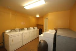 Royal Inn & Suites