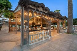 Justiniano Deluxe Resort Hotel