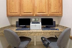 Super 8 by Wyndham Austin/Airport South