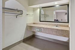 Super 8 by Wyndham Houston Hobby Airport South