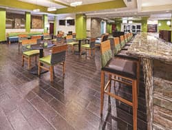 La Quinta Inn & Suites Willowbrook