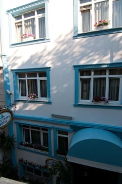 Blue Tuana Hotel