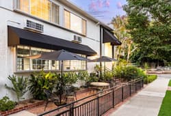 Wilshire Crest