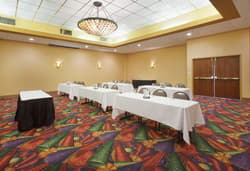 DoubleTree by Hilton Austin, MN