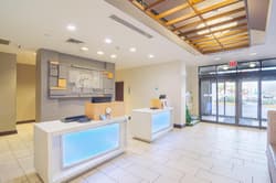 Holiday Inn Express & Sts Tampa USF Busch Gardens