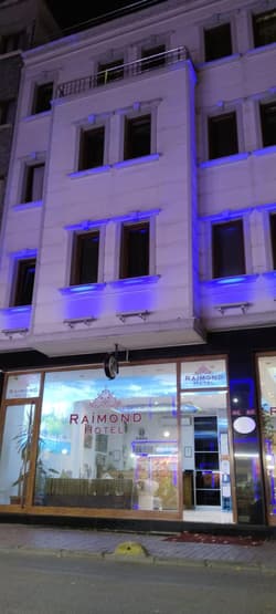 Raimond hotel