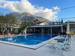 Happy Nur Hotel