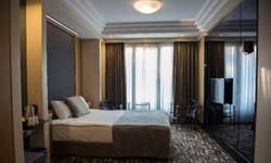 Tan Hotel