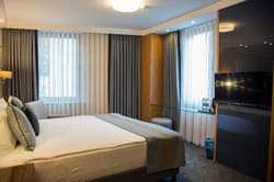 Tan Hotel