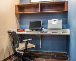 Comfort Inn & Suites Pittsburgh