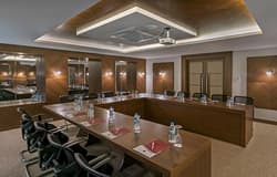 B Business Hotel & Spa