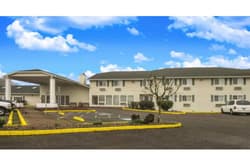 Quality Inn & Suites - Albany, OR