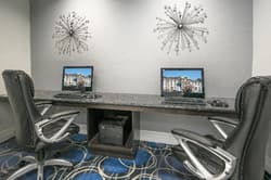 Holiday Inn Express and Suites Houston Intercontin