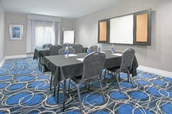 Holiday Inn Express and Suites Houston Intercontin