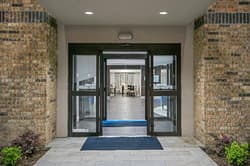 Holiday Inn Express and Suites Houston Intercontin