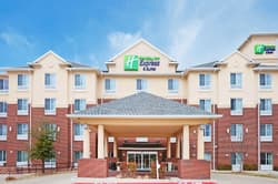 Holiday Inn Express and Suites Dallas - Grand Prai