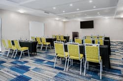 Holiday Inn Express and Suites Round Rock - Austin