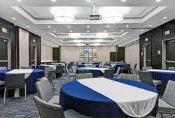 Holiday Inn Express Houston - Memorial City Area
