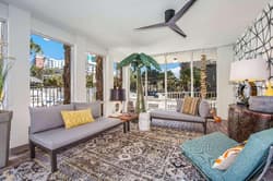 Holiday Shores Ascend hotel Collection