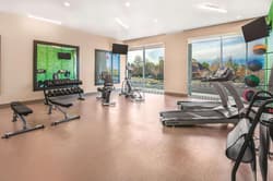 La Quinta Inn Suites By Wyndham Cleveland Tn