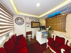 The Queen Hotel