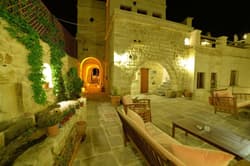 Canyon Cave Hotel