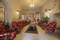 Canyon Cave Hotel