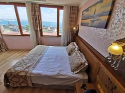 Perapolis Hotel