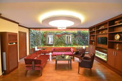 Golden Siyav Hotel