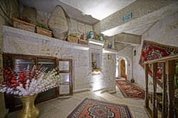 Maccan Cave Hotel