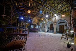 Maccan Cave Hotel
