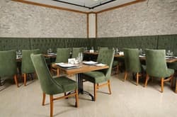 Golden Lounge Hotel
