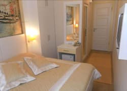 Hotel La White
