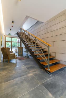 Sunolus Vineyard House