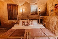 Young Cave Hotel