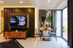 Mrt Suites Lara