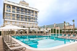 Serenity Queen Hotel