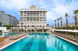 Serenity Queen Hotel