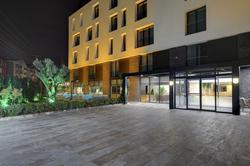 Leo Suites Hotel
