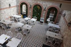Saratoga Hotel