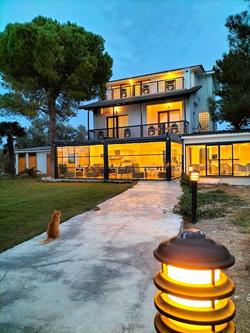 White Moon Hotel