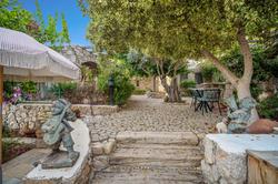 Kaya Guest House