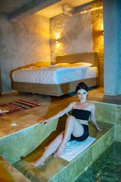 Hydros Cave Hotel