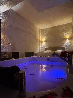 Hydros Cave Hotel