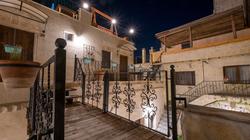 İn Stone House