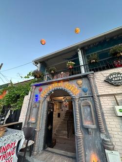 Lucky Luke Stone House