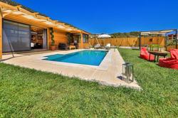 Villa Black Rose